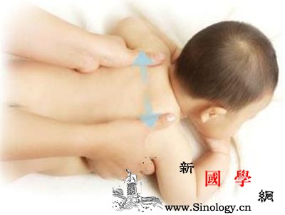 判断宝宝冷热摸哪里宝宝容易受凉部位排行榜_受凉-冷热-背部-部位-