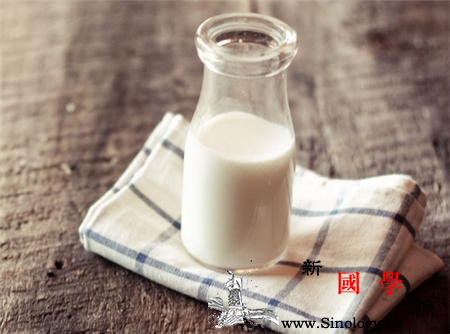 喝牛奶有助于长高吗_钙质-骨骼-蛋白质-维生素-