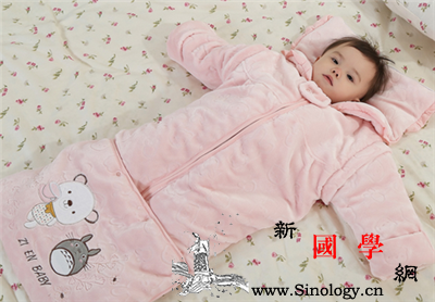 宝宝冬天穿睡袋好吗？宝宝冬天怎样用睡袋_睡袋-信封-被子-外观-
