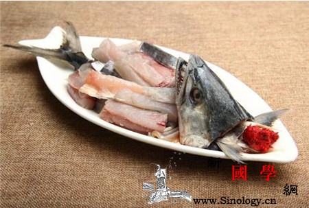 什么食物含dha多_深海鱼-金枪鱼-藻类-干果-