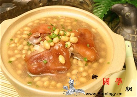 下奶猪蹄汤的做法_姜片-料酒-丝瓜-猪蹄-