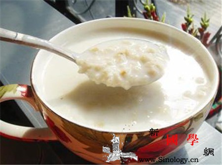 幼儿园营养食谱_肉糜-虾仁-倒入-淀粉-