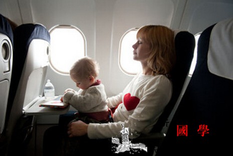 坐飞机能带婴儿车吗？_登机-托运-座椅-坐飞机-