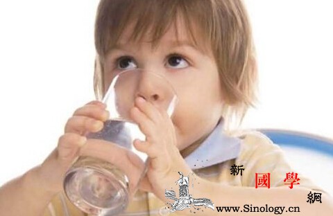 宝宝吃多了不睡觉怎么回事小儿积食睡不着最普_怎么回事-睡前-消化-吃多了-