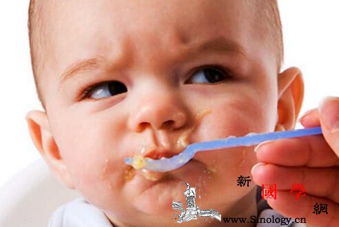 宝宝食物过敏怎么办？_母乳-奶粉-菠萝-症状-