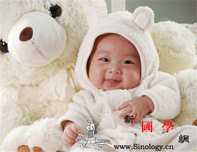 宝宝春天出门穿什么衣服？_棉衣-个月-走路-出门-