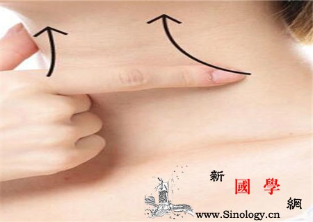 颈纹是怎么形成的_颈部-注射-衰老-水分-