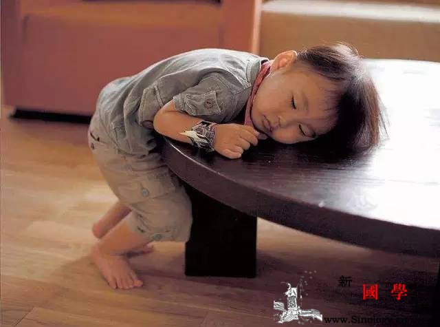 幼童情绪失控的两种表现：肆意爆发、过分压抑_欢欢-情绪-父母-孩子-