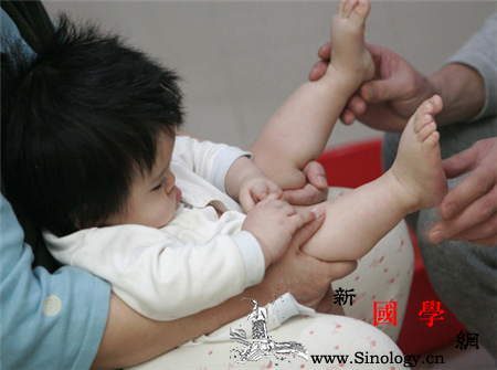 宝宝把尿是怎么回事_相关文章-尿布-膀胱-括约肌-