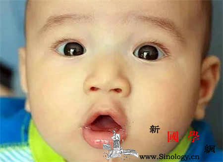 宝宝口水疹是什么原因引起的_疹子-奶嘴-长牙-口水-