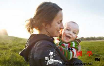 夏天宝宝怎么晒太阳_红斑-芦荟-紫外线-晒太阳-