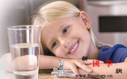 宝宝不出汗怎么办_受凉-温水-出汗-散热-