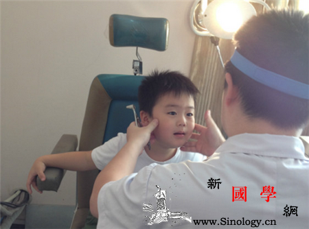 宝宝落枕应该看什么科_落枕-受凉-脖颈-睡姿-
