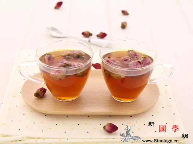 产后妈妈易疲乏歇一歇来杯花茶吧！_壶中-葡萄柚-花茶-倒入-