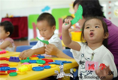 四周岁上幼儿园晚不晚几岁上幼儿园最好_几岁-三岁-幼儿园-探索- ()
