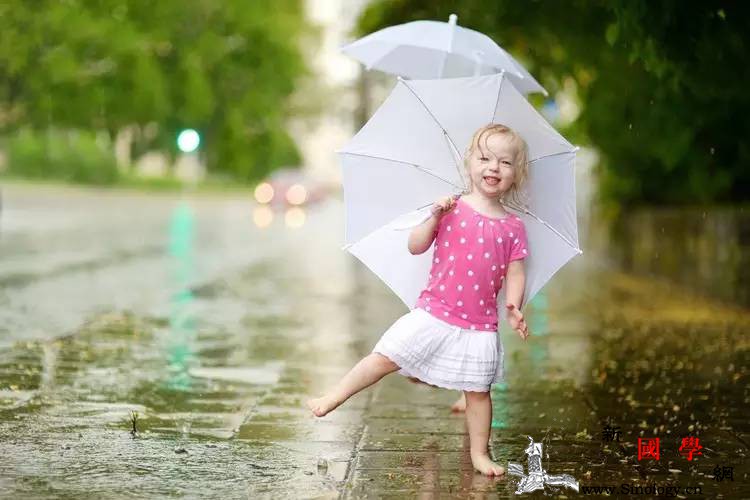 孩子雨后蹚水易“染毒”这件事妈妈一定要做到_长时间-污水-脚癣-丹毒-