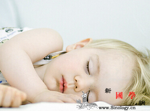 宝宝睡觉翻白眼是怎么回事_神经系统-睡觉-状态-妈妈-