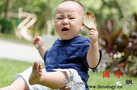 尊重幼儿分离焦虑初次见面别「霸王硬上弓」！_照顾-认生-妈妈-孩子-