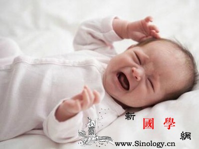孩子一哭就喂奶好吗_奶嘴-喂奶-哭闹-喂养-
