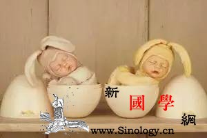 新生儿黄疸一定要去照蓝光吗？_光疗-黄疸-母乳-消退-