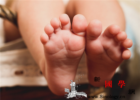 宝宝后脚跟皴裂怎么办_皴裂-水杨酸-白醋-果酸-