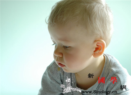 宝宝头发黄是怎么回事_头发-微量元素-遗传-生长-