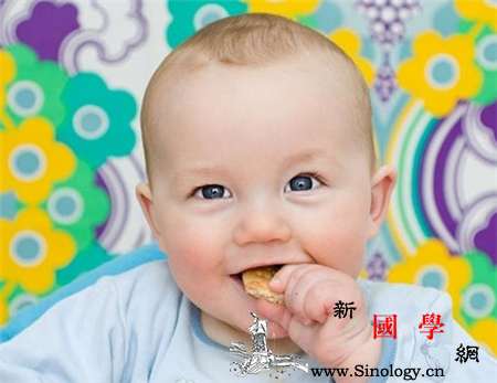 几个月宝宝能拿东西_几个月-个月-手眼-玩具-