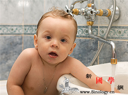 宝宝洗脸水温多少合适_肘部-水温-水分-洗脸-