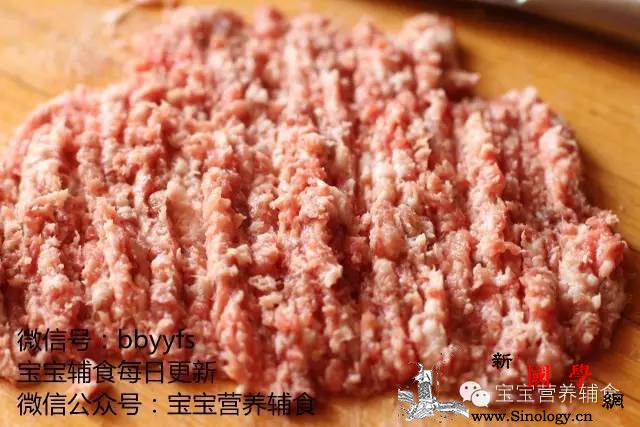 别因为不爱吃肉而耽误了给宝宝补铁！_肉馅-肉丸-蛋清-莲藕-