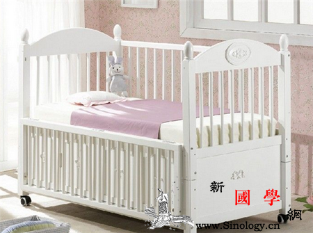 怎么训练宝宝睡婴儿床_斜颈-后天性-会使-贴纸-