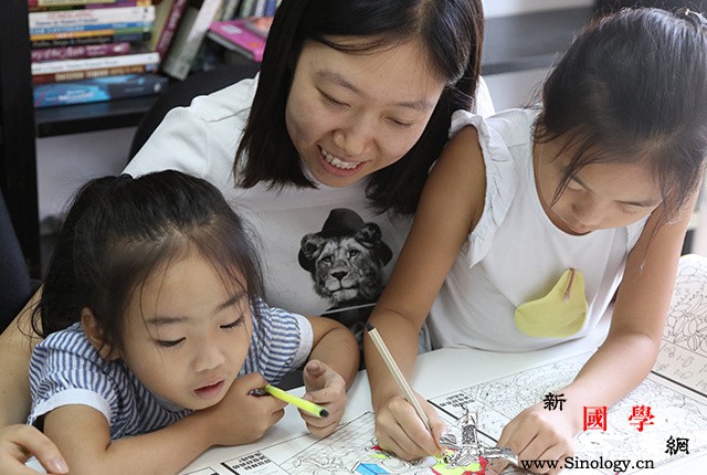 孩子在公共场所发脾气怎么办？_目的-定都-宝宝-孩子-