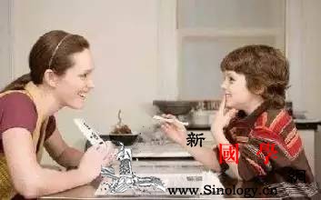 美国父母一定要陪宝宝做的5件事_树叶-天气报告-参观-爸爸-