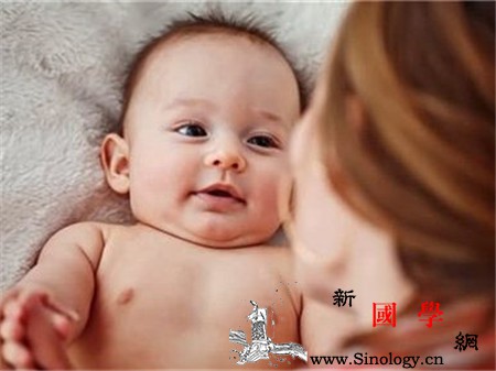 宝宝认人早是比较聪明吗_搂抱-母乳-辨识-认得-