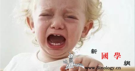 孩子3岁前教这件事比独立更重要！_父母-求助-孩子-见状-