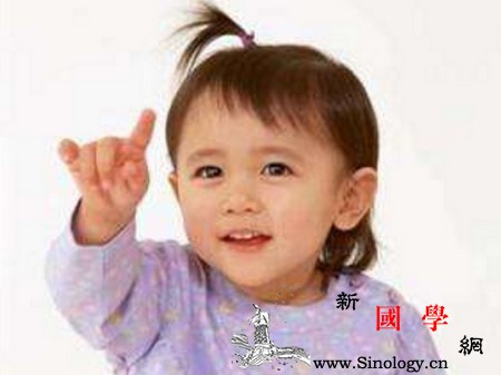 别人夸奖孩子的时候高情商的妈妈是这样回答的_夸奖-回答-妈妈-孩子-