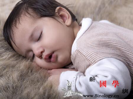 一个月的宝宝不睡觉怎么回事_钙质-怎么回事-白天-原因-