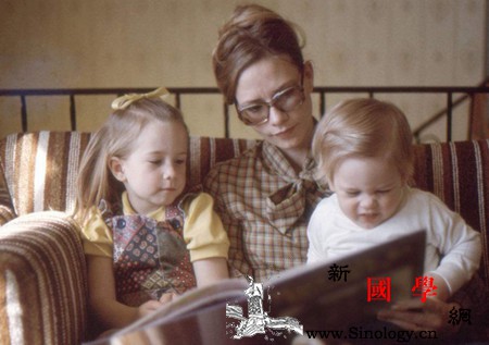 培养爱读书的孩子难吗？抓住亲子阅读8大关键阶_棕熊-亲子-月龄-理解-