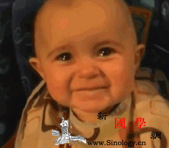 喂奶时被娃儿咬的龇牙咧嘴你一般都咋办？_乳汁-乳头-长牙-哺乳-