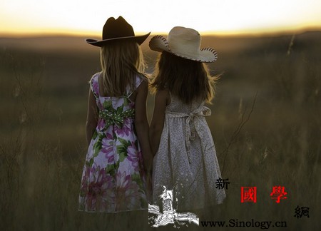 每天睡前10分钟爸妈该不该跟孩子聊点啥？_尤其是-爸妈-家长-孩子-