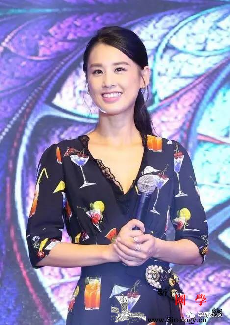 黄圣依二胎产后首靓相笑容可掬！二胎产后护理_产妇-产后-分泌-活动-