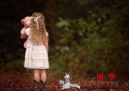 孩子有一颗“玻璃心”怎么办？聪明家长如何做？_情绪-父母-孩子-玻璃心-