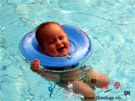 婴儿游泳可以用脖圈吗你绝对想不到答案是这样_防水-座圈-婴儿-游泳-