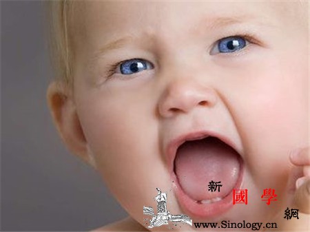 宝宝喝奶干呕是怎么回事主要原因有这三点_残渣-食道-食物-辅食-