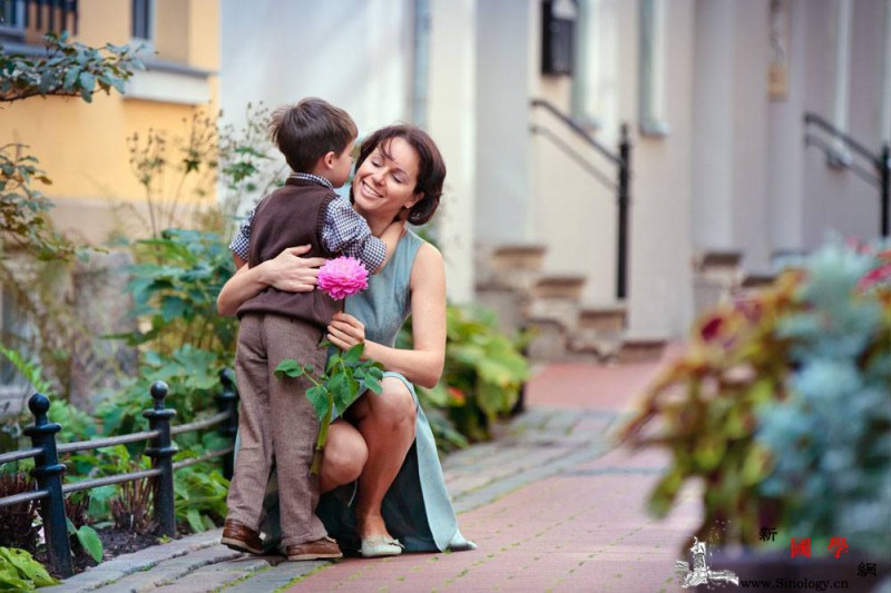 孩子的这几个时刻需要父母更多的关爱与支持_父母-感觉-孩子-支持-