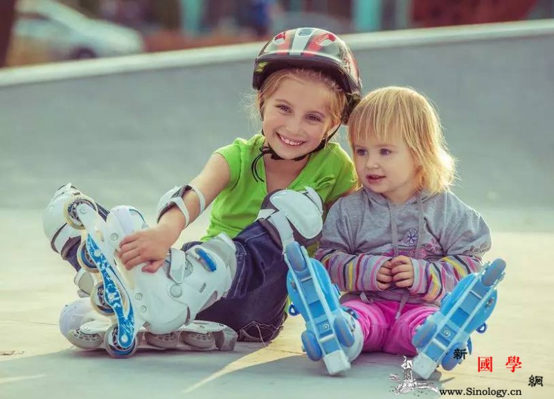 孩子学轮滑中途不想想学了该坚持还是放任？_榜样-轮滑-父母-兴趣-