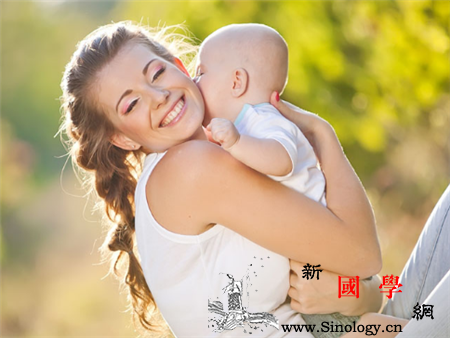 秋季宝宝外出要戴帽子吗秋季宝宝外出戴什么帽_鸭舌帽-受凉-戴帽子-深秋-