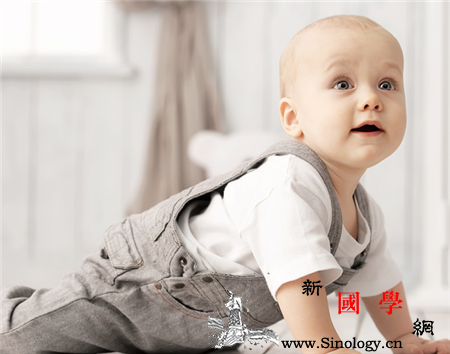 宝宝走路早的危害宝宝走路早容易导致腿部畸形_扁平足-步态-腿部-畸形-