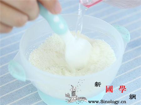 婴儿吃米粉拉绿屎怎么回事这几点原因妈妈要注_几点-米粉-怎么回事-所致-