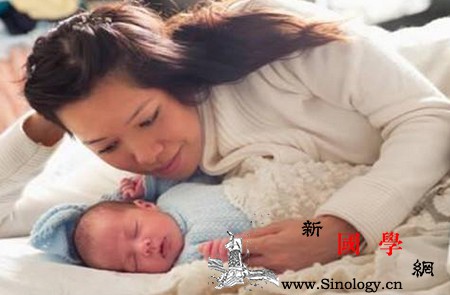 产后关节疼痛是怎么回事？是月子没坐好吗？_月子病-关节痛-月子-产妇-