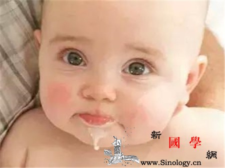 婴儿呛奶会得肺炎吗宝宝呛奶后怎么处理你知道_早产儿-奶水-奶嘴-肺炎-